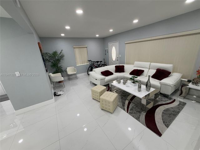 380 W 41st Street, Hialeah, FL 33012