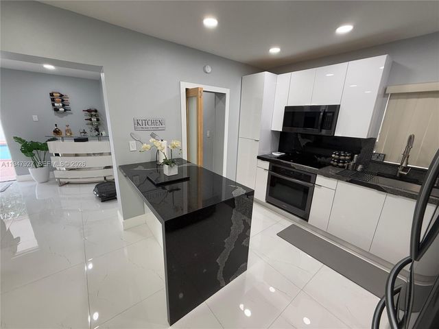 380 W 41st Street, Hialeah, FL 33012