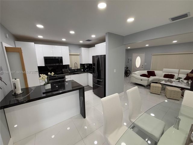 380 W 41st Street, Hialeah, FL 33012