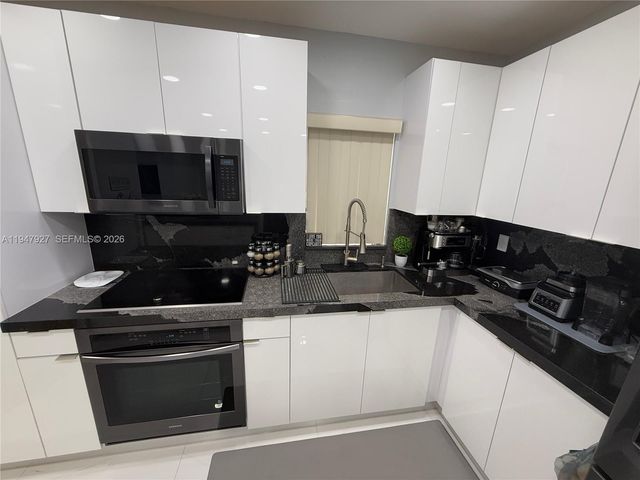 380 W 41st Street, Hialeah, FL 33012