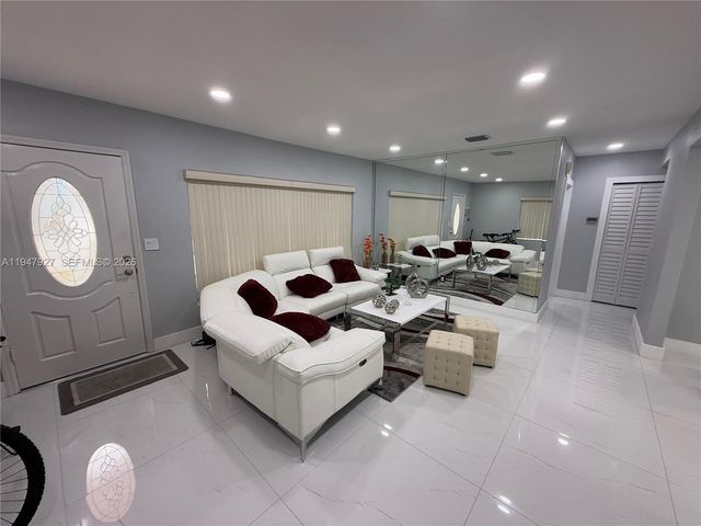 380 W 41st Street, Hialeah, FL 33012