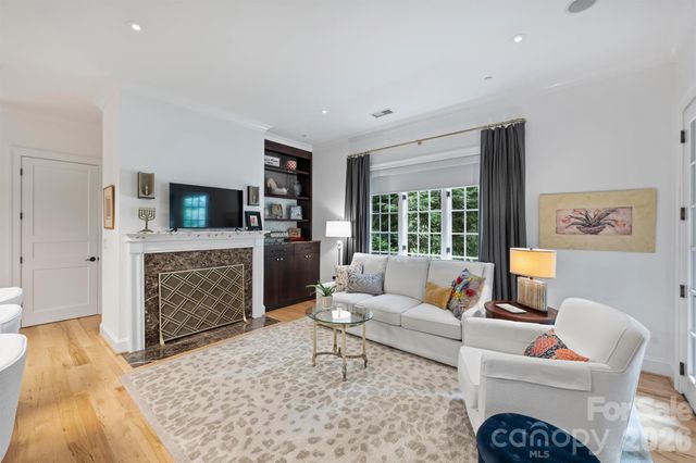 241 Queens Road, Charlotte, NC 28204