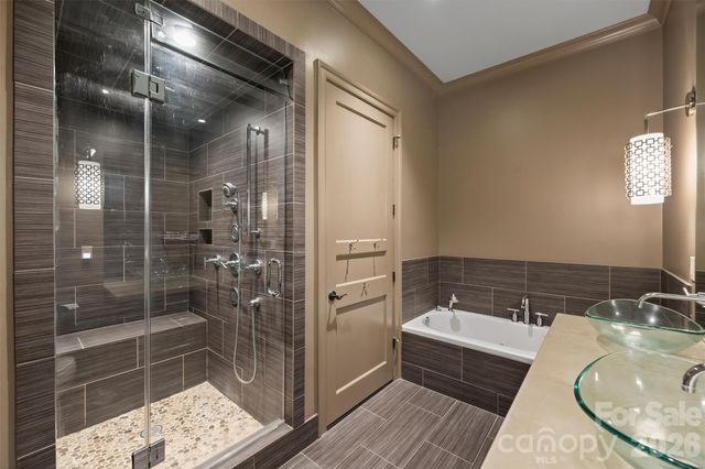241 Queens Road, Charlotte, NC 28204