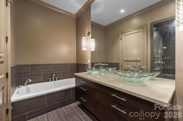 241 Queens Road, Charlotte, NC 28204