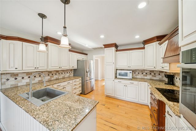 6507 E 66th Street, Tulsa, OK 74133