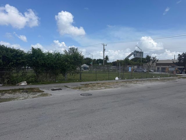 7803 NW 8th Avenue, Miami, FL 33150