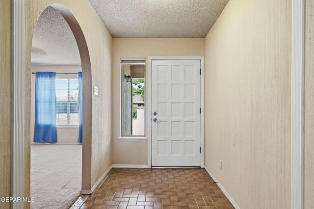 4937 VISTA GRANDE Circle, El Paso, TX 79922