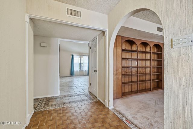 4937 VISTA GRANDE Circle, El Paso, TX 79922