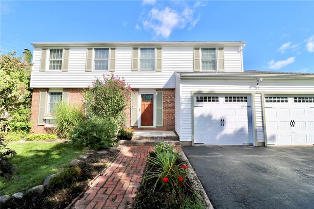 37 Thistlewood Lane, Ogden, NY 14559