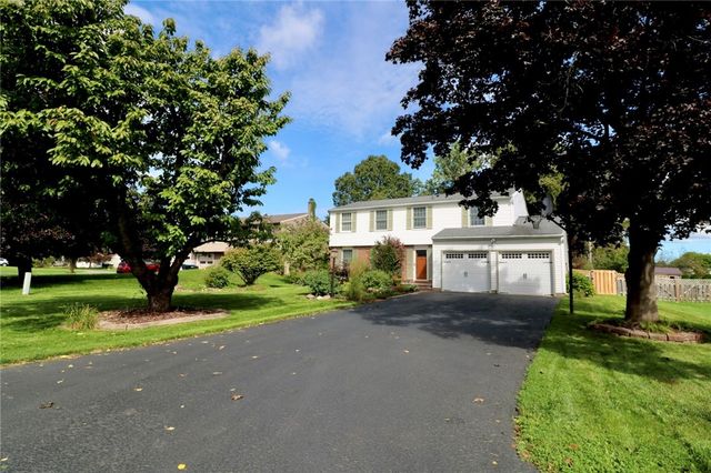 37 Thistlewood Lane, Ogden, NY 14559