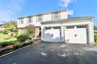 37 Thistlewood Lane, Ogden, NY 14559