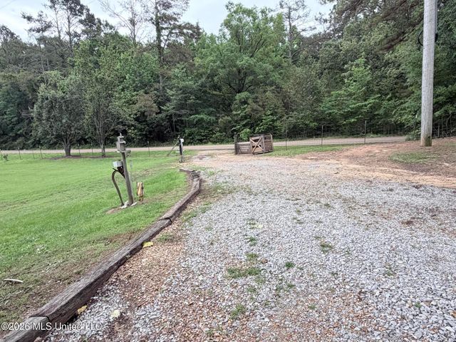 439 County Road 444, Oxford, MS 38655