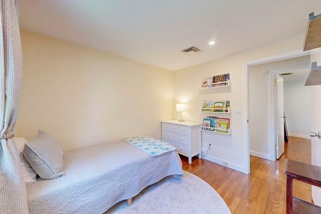 18 Emerson Rd, Medfield, MA 02052