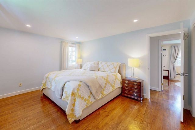 18 Emerson Rd, Medfield, MA 02052