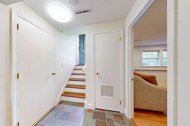 18 Emerson Rd, Medfield, MA 02052