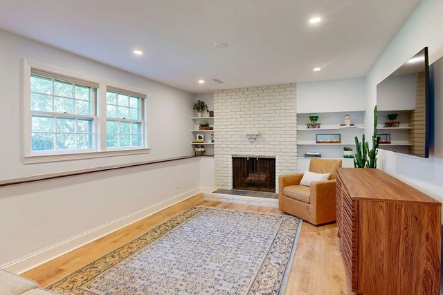 18 Emerson Rd, Medfield, MA 02052