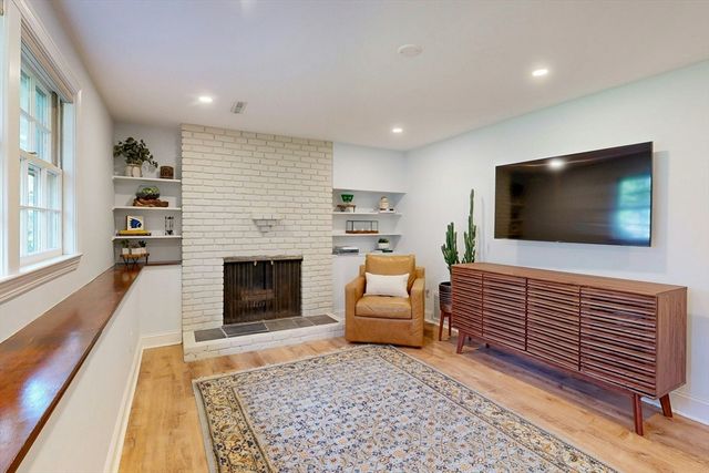 18 Emerson Rd, Medfield, MA 02052