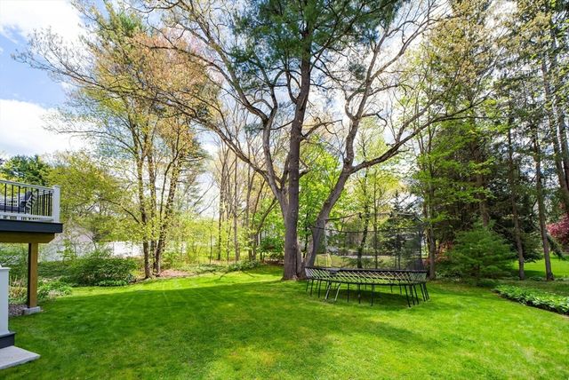 18 Emerson Rd, Medfield, MA 02052