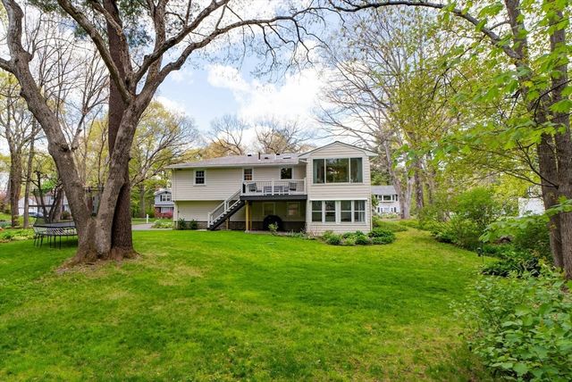 18 Emerson Rd, Medfield, MA 02052