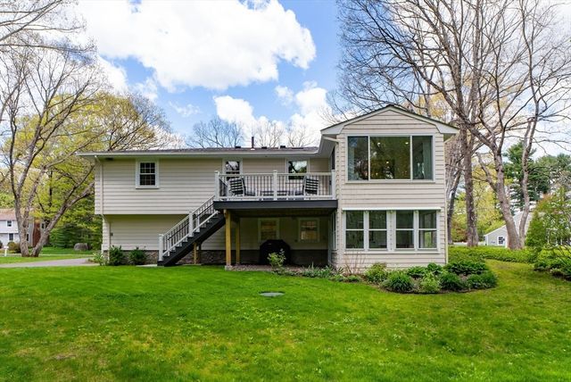 18 Emerson Rd, Medfield, MA 02052