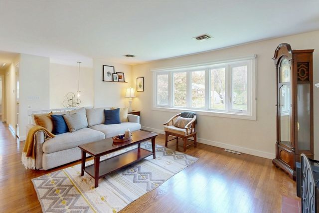 18 Emerson Rd, Medfield, MA 02052