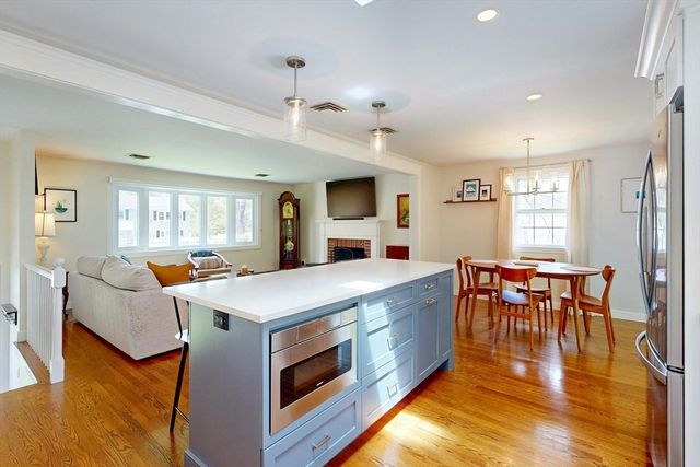 18 Emerson Rd, Medfield, MA 02052