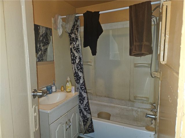 16 Seabrook St Street 2, Rochester, NY 14621