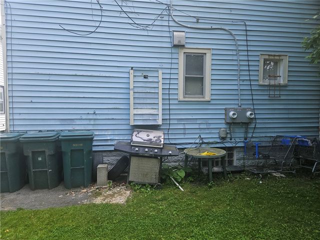 16 Seabrook St Street 2, Rochester, NY 14621