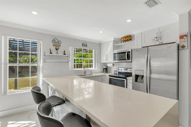 1000 N 17th Avenue, Hollywood, FL 33020