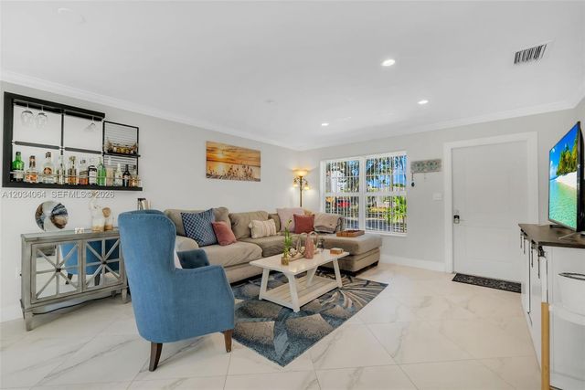 1000 N 17th Avenue, Hollywood, FL 33020