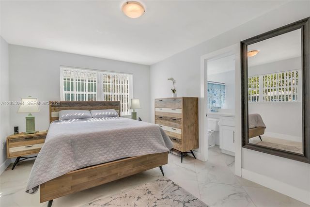 1000 N 17th Avenue, Hollywood, FL 33020