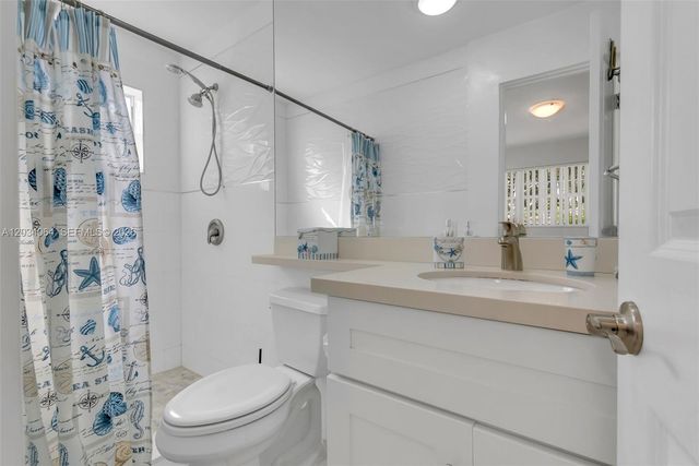 1000 N 17th Avenue, Hollywood, FL 33020