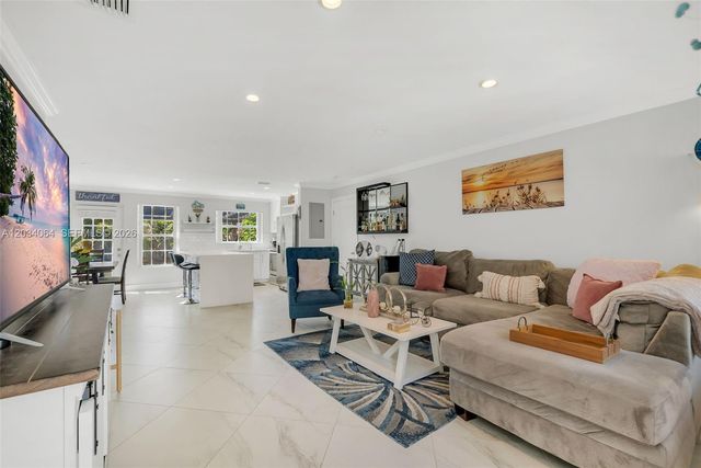 1000 N 17th Avenue, Hollywood, FL 33020