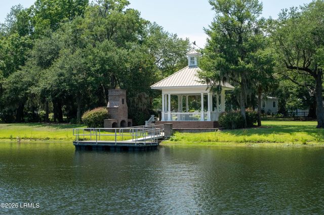 55 Park Square, Beaufort, SC 29907