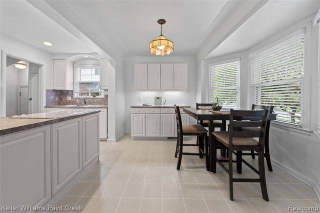 10017 Hart Avenue, Huntington Woods, MI 48070