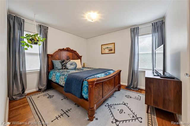 10017 Hart Avenue, Huntington Woods, MI 48070