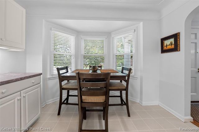 10017 Hart Avenue, Huntington Woods, MI 48070