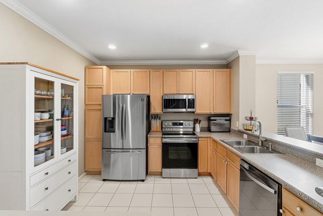 9911 Porta Leona Lane, Boynton Beach, FL 33472