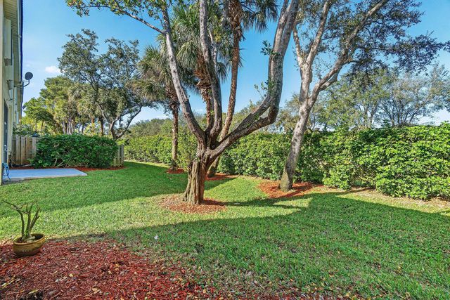 9911 Porta Leona Lane, Boynton Beach, FL 33472