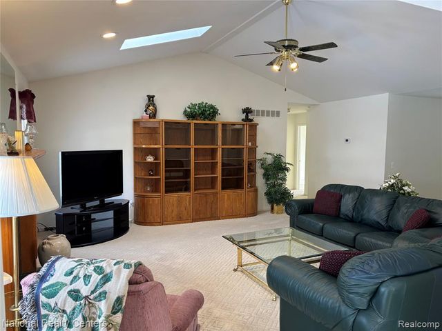 51 Mill Creek Avenue, Lapeer, MI 48446