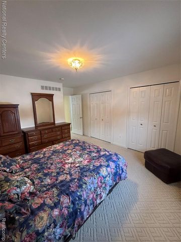 51 Mill Creek Avenue, Lapeer, MI 48446