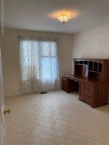 51 Mill Creek Avenue, Lapeer, MI 48446