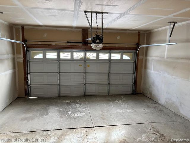 51 Mill Creek Avenue, Lapeer, MI 48446