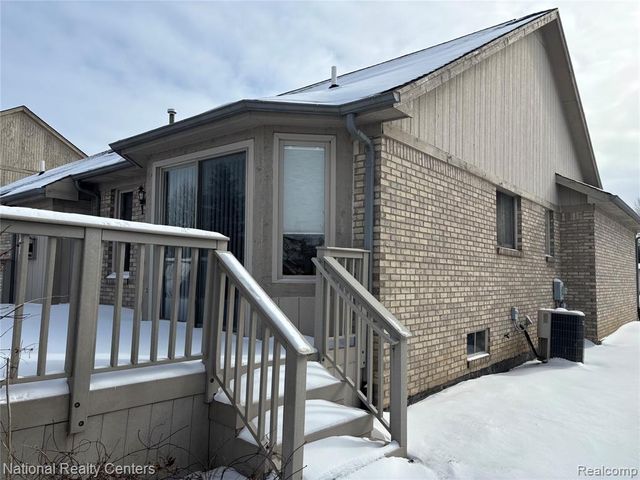 51 Mill Creek Avenue, Lapeer, MI 48446