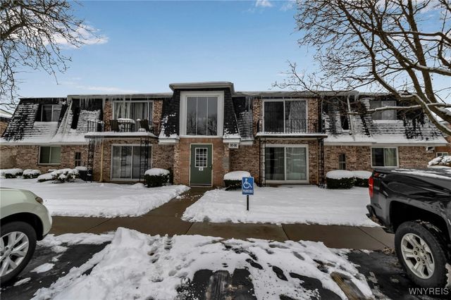 90 Foxberry Drive A, Amherst, NY 14068