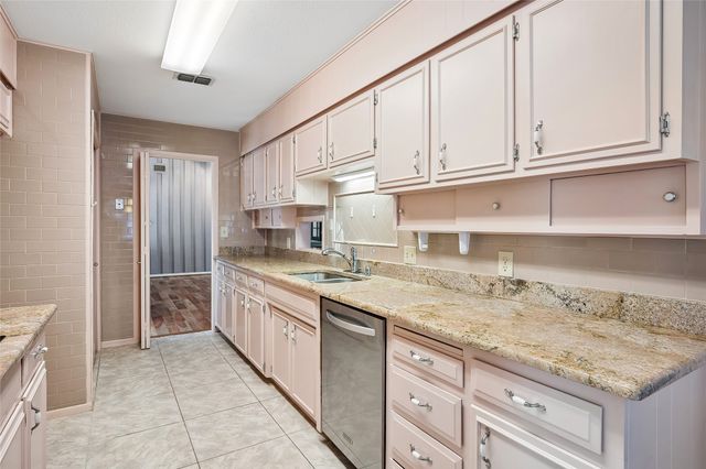 1204 Springwood Court, Euless, TX 76040