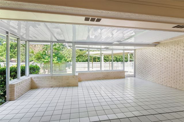 1204 Springwood Court, Euless, TX 76040