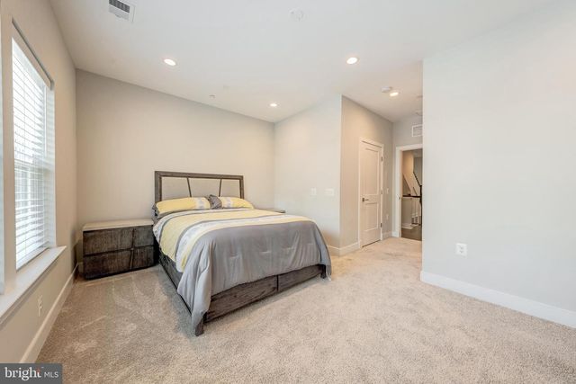 10326 GROSVENOR PL, North Bethesda, MD 20852