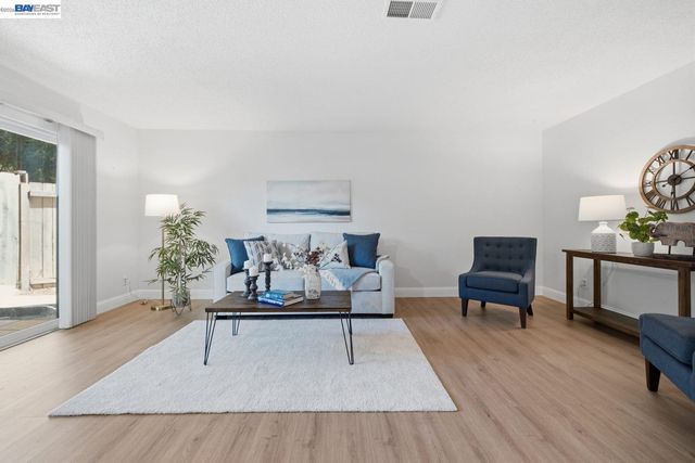 1526 Parkwood Pl, Concord, CA 94521
