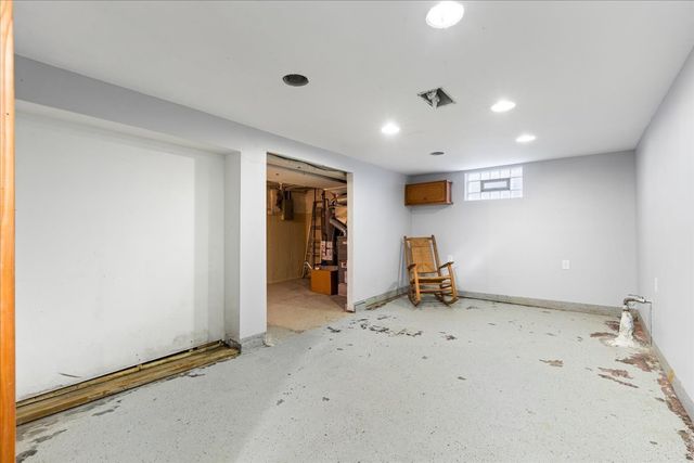 7350 W Summerdale Avenue, Chicago, IL 60656